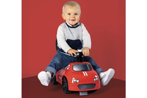 Mit Kippschutz an der Vorderseite