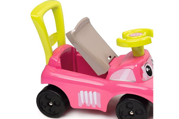 Stauraum unter dem Sitz.