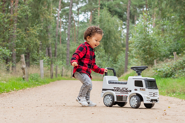 Bora ist 2 Jahre alt und 98 cm groß