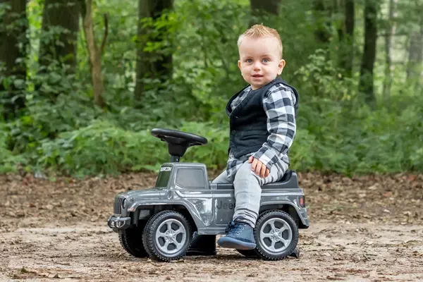 Koen ist 15 Monaten alt und 90 cm groß