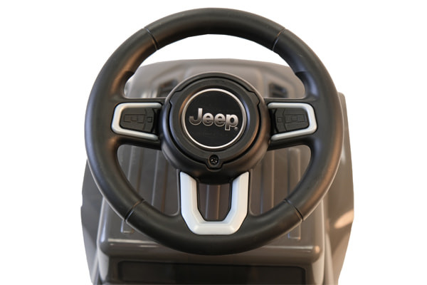 Lenkrad mit zwei Tasten für Ton