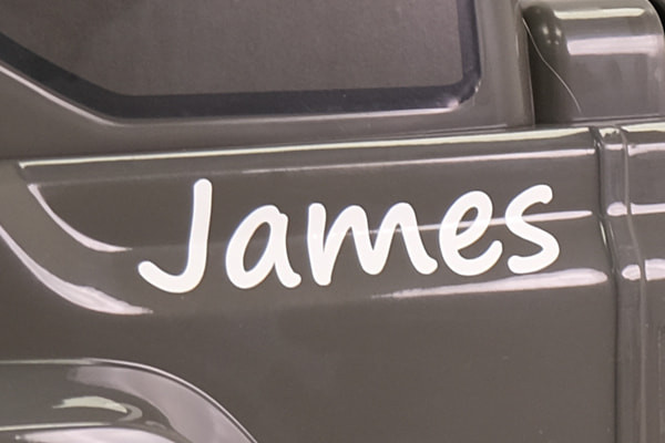 Optional: Namensaufkleber