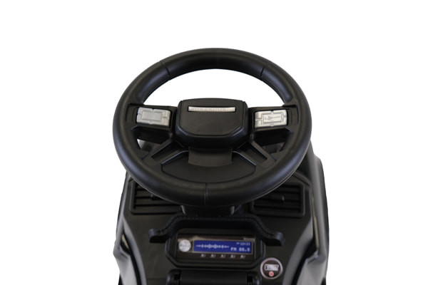 Tasten für die Geräusche und die Hupe