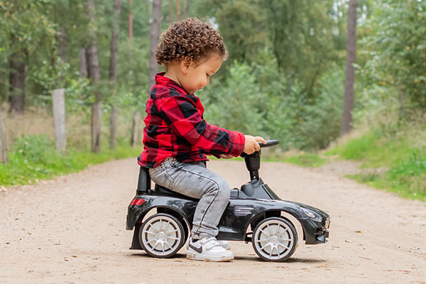 Bora ist 2 Jahre alt und 98 cm groß