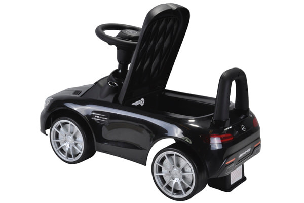 Stauraum unter dem Sitz