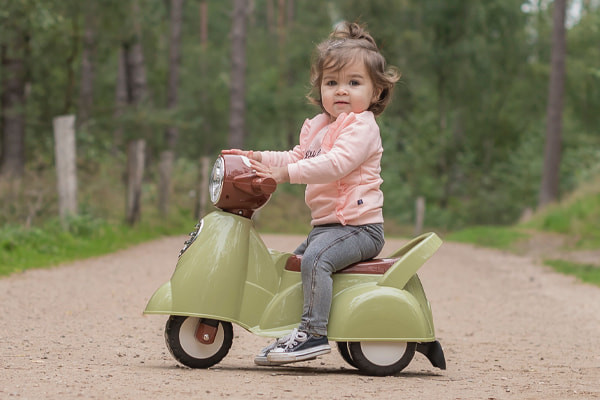 Lizzy ist 15 Monate alt und 76 cm groß