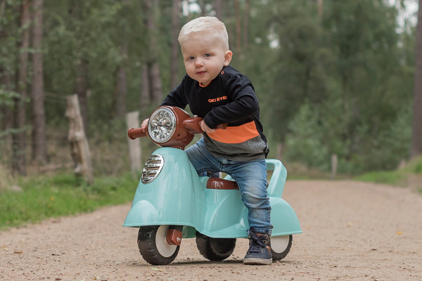 Gijs ist 16 Monate alt und 80 cm groß