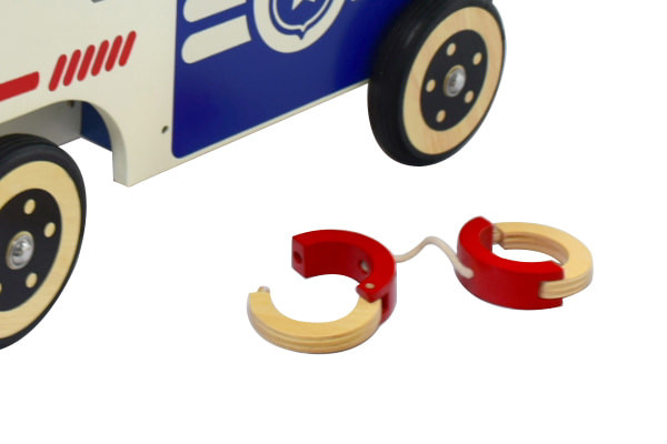 Handschellen aus Holz.