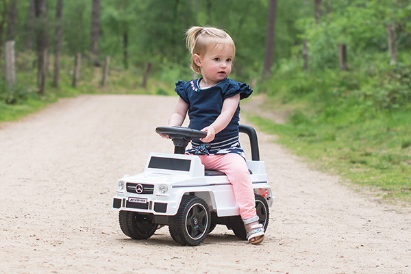 Evi ist 1,5 Jahre alt und hat eine Länge von 80 cm.