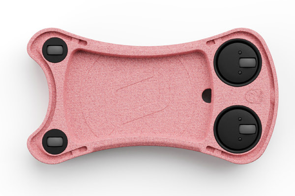 Mit zwei Bockrollen und zwei Lenkrollen