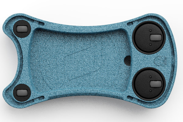 Mit zwei Bockrollen und zwei Lenkrollen