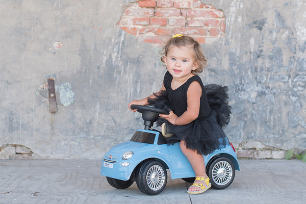 Gina ist 1,5 Jahre alt und hat eine Länge von 77 cm.