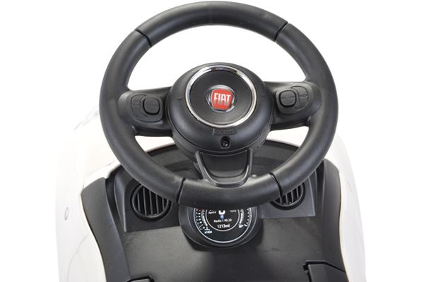 Das Lenkrat mit Hupe und Geräuschen.