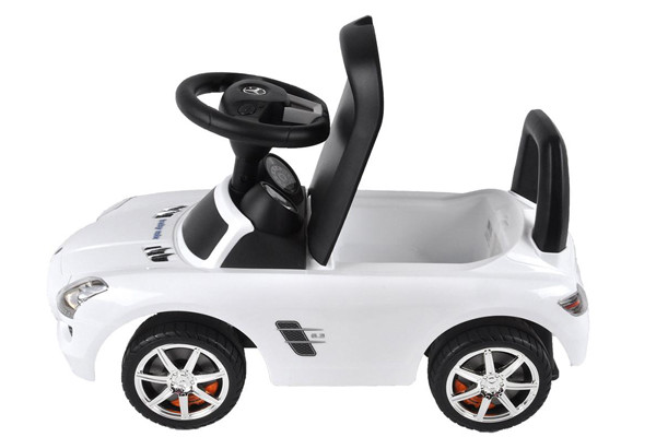 Stauraum unter dem Sitz.