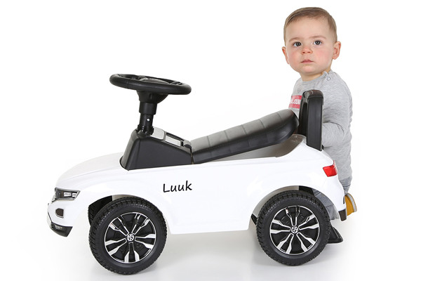 Optional: Sticker mit Wunschname.