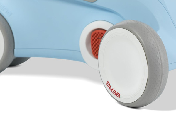 Vier flüsterleise Räder.