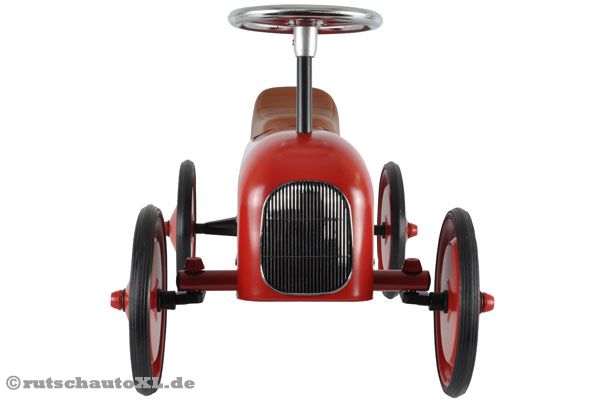 Mit coolem Kühlergrill vorne.