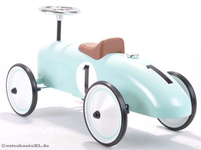 Mit lenkbaren Rädern.