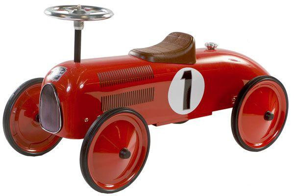 Das Metall Rutschauto James hat einen Kunststoff Sitz.