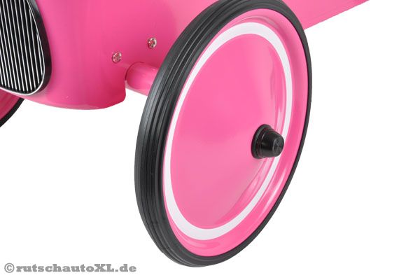 Der Retro Roller hat geräuscharme Reifen.