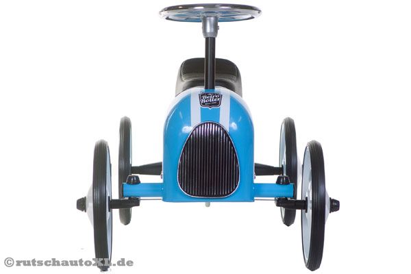 Stilecht: mit Kühlergrill.