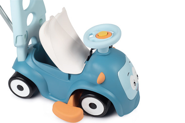 Mit Stauraum unter dem Sitz